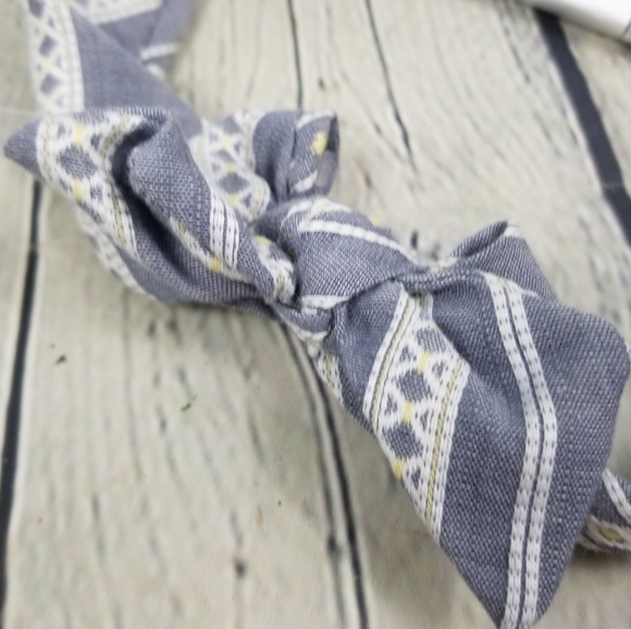 TOMMY BAHAMA | 18 month elastic bow detail headband - Picture 2 of 4